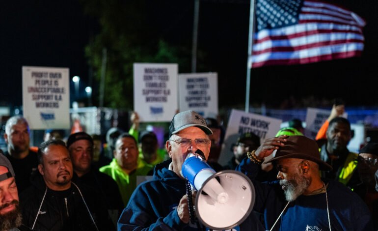 Biden Scrambles to Contain Economic and Political Fallout of Port Strike