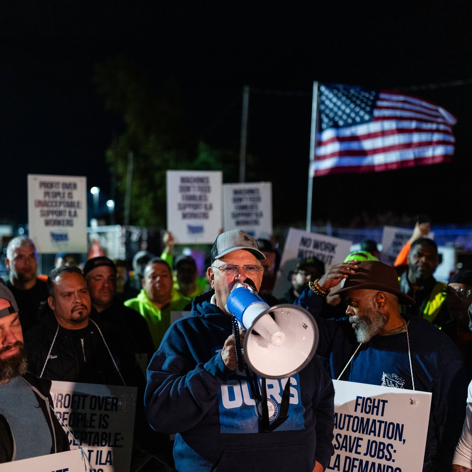 Biden Scrambles to Contain Economic and Political Fallout of Port Strike