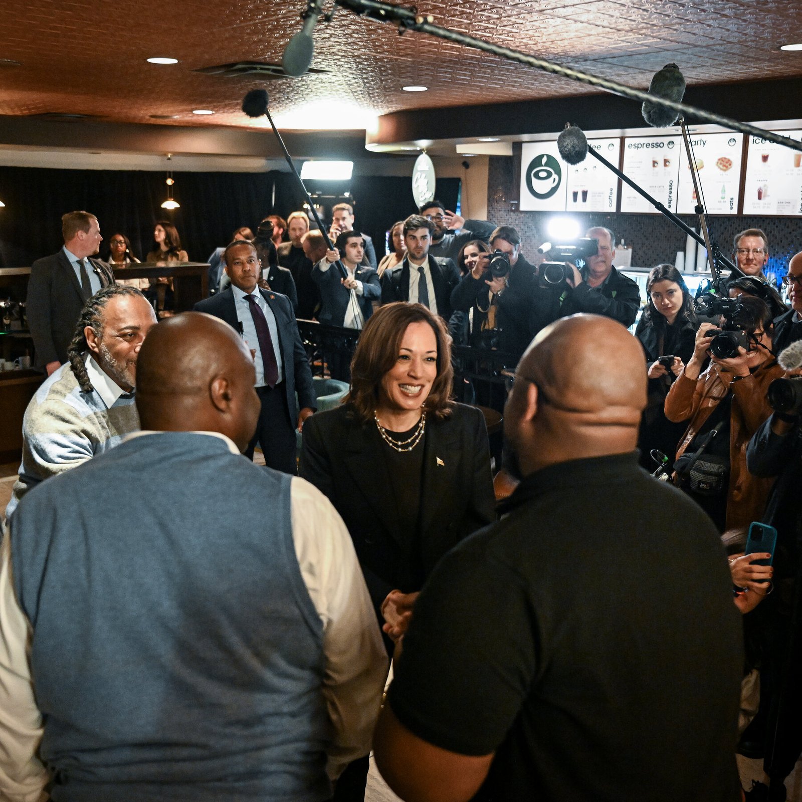 Can Harris’s Economic Plans Sway Small Business Owners to Vote Democratic?