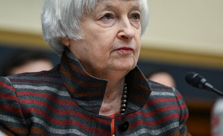 Yellen Issues Debt Limit Warning to Congress