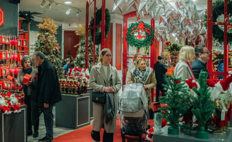 Retailers may be taking a more staggered approach to holiday hiring.